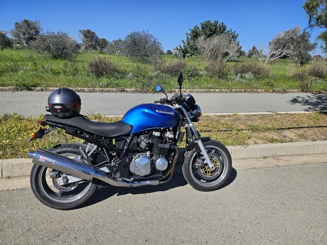 1999 Kawasaki ZR-7 before pic, 164kb
