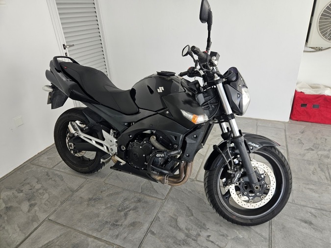 2009 Suzuki GSR600, 104kb